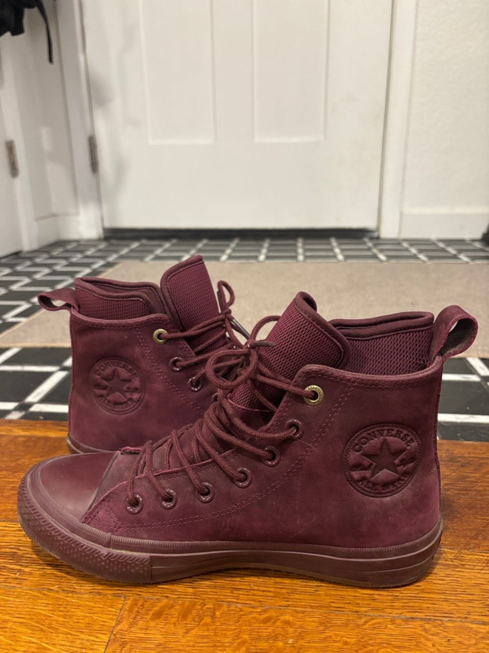 Converse Women's High Top Sneakers - Plum/Burgundy Suede